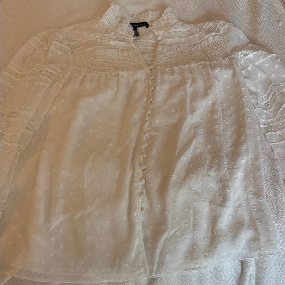 White House Black Market Elegant White Lace Blouse size XS